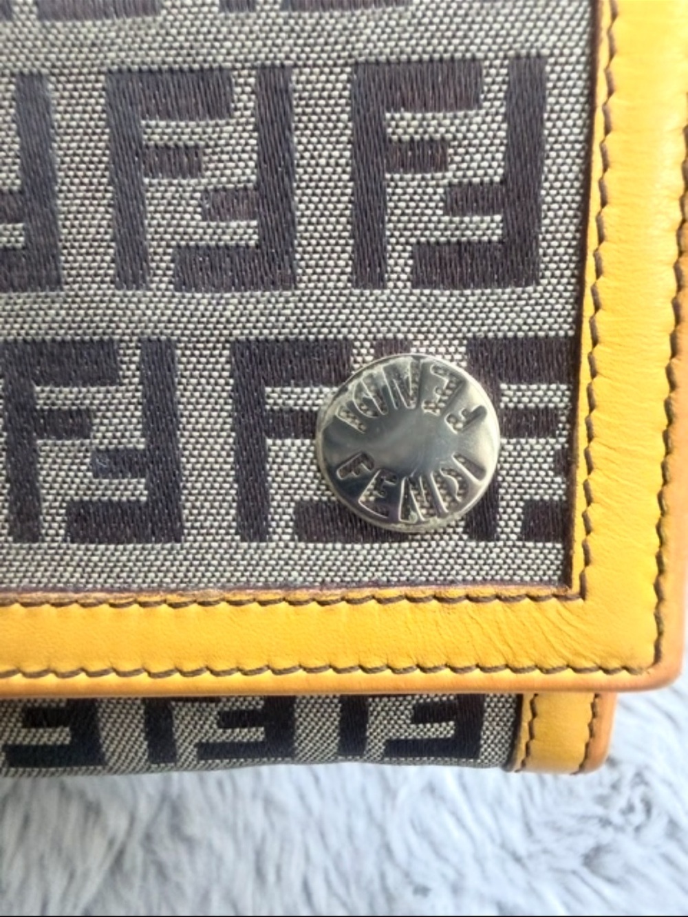 Vintage Fendi Zucca canvas and leather trifold wallet - Picture 3 of 10